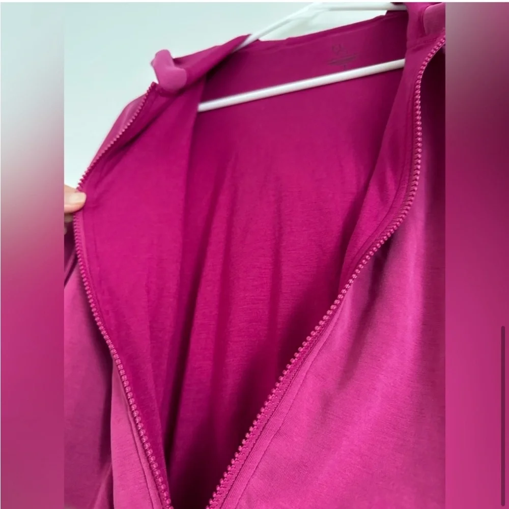 Athleta Alicia Keys Women's fuchsia
Pink hoodie - Picture 5 of 9